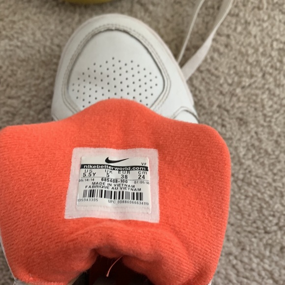 Nike Flight Lite GS Metallic Silver Hyper Grape 685408-100 5.5Y/Women’s 7.5 - Picture 3 of 4